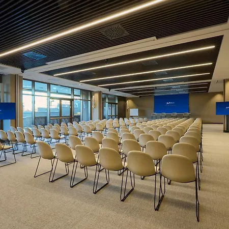 호텔 Radisson Blu Hotel, Choruslife 4*