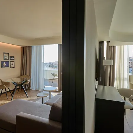 Radisson Blu Hotel, Choruslife 酒店 4*